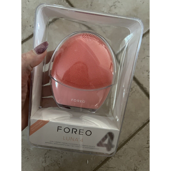 FOREO Luna 4 2-In-1 Smart Facial Cleansing & Firming Device (Balanced Skin) New - Picture 1 of 5
